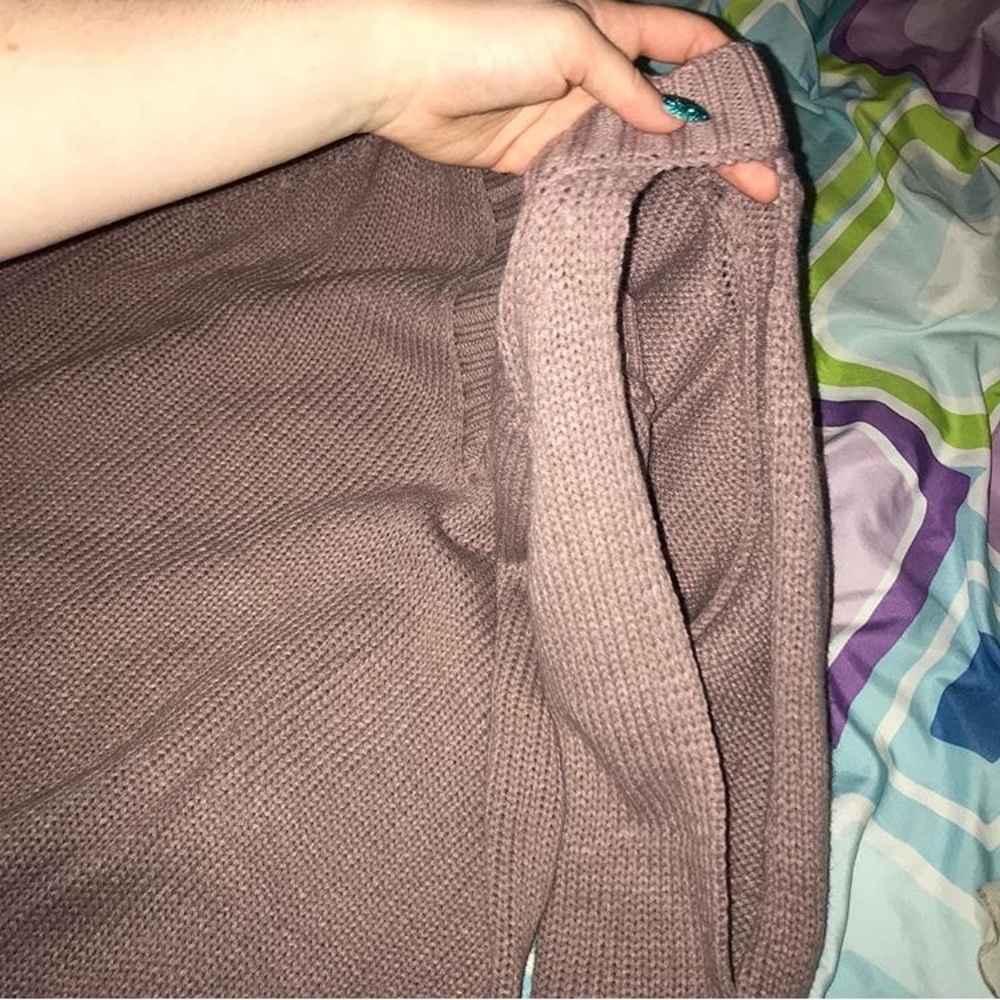 Tobi CAMILA MAUVE COLD SHOULDER SWEATER - Picture 6 of 6